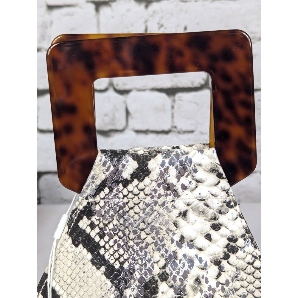 URBAN EXPRESSIONS Novelty Chic Faux-Reptile Triangle Bag Vegan NEW - Picture 2 of 6
